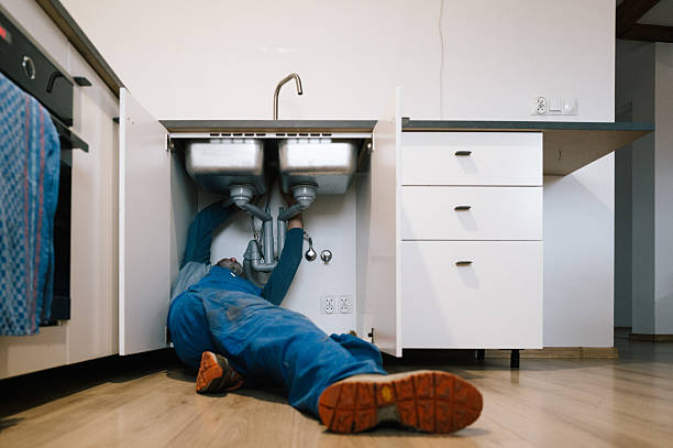 Professional Leak Detection technician working in Woodstock Valley, CT